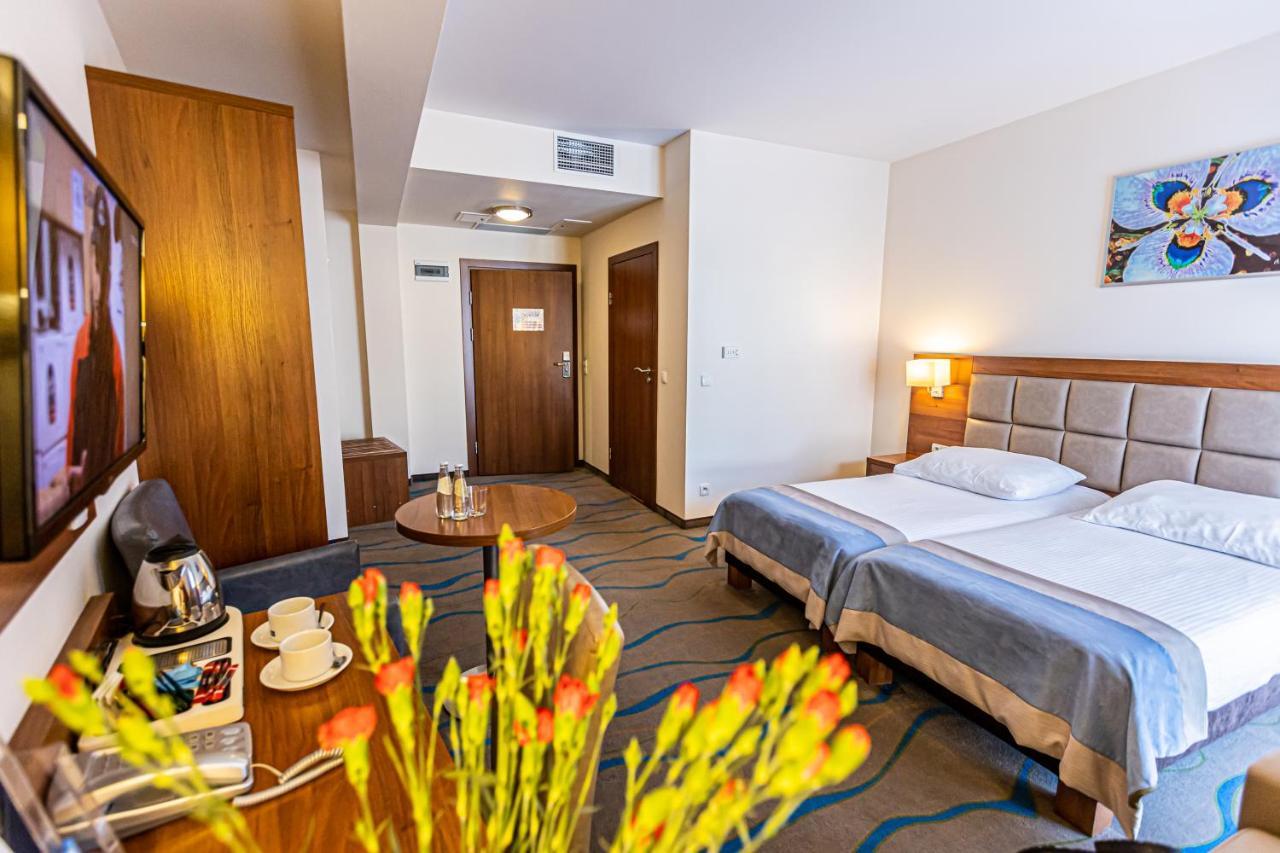 Hotel Olivia Medical Spa Skomielna Czarna Kültér fotó