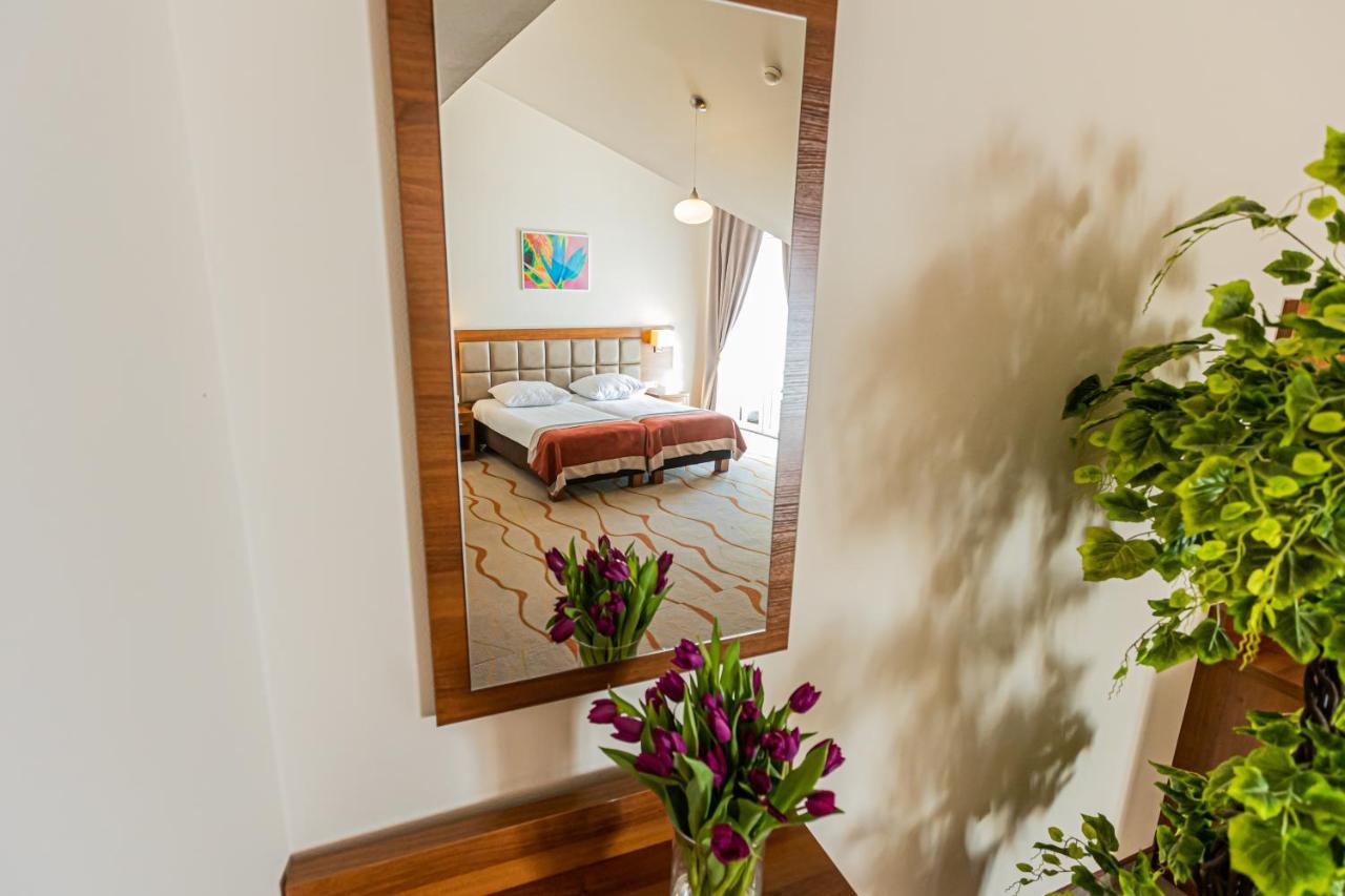 Hotel Olivia Medical Spa Skomielna Czarna Kültér fotó