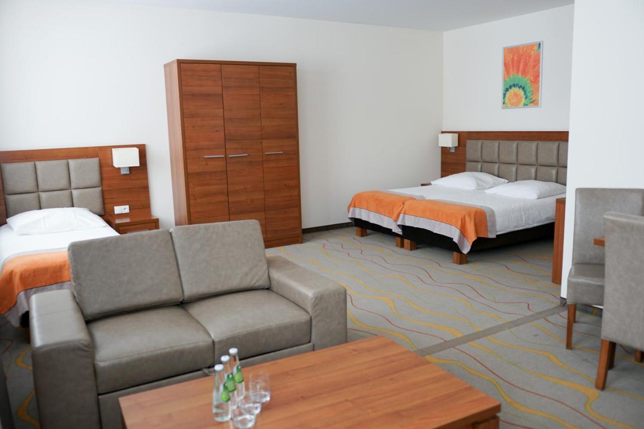 Hotel Olivia Medical Spa Skomielna Czarna Kültér fotó