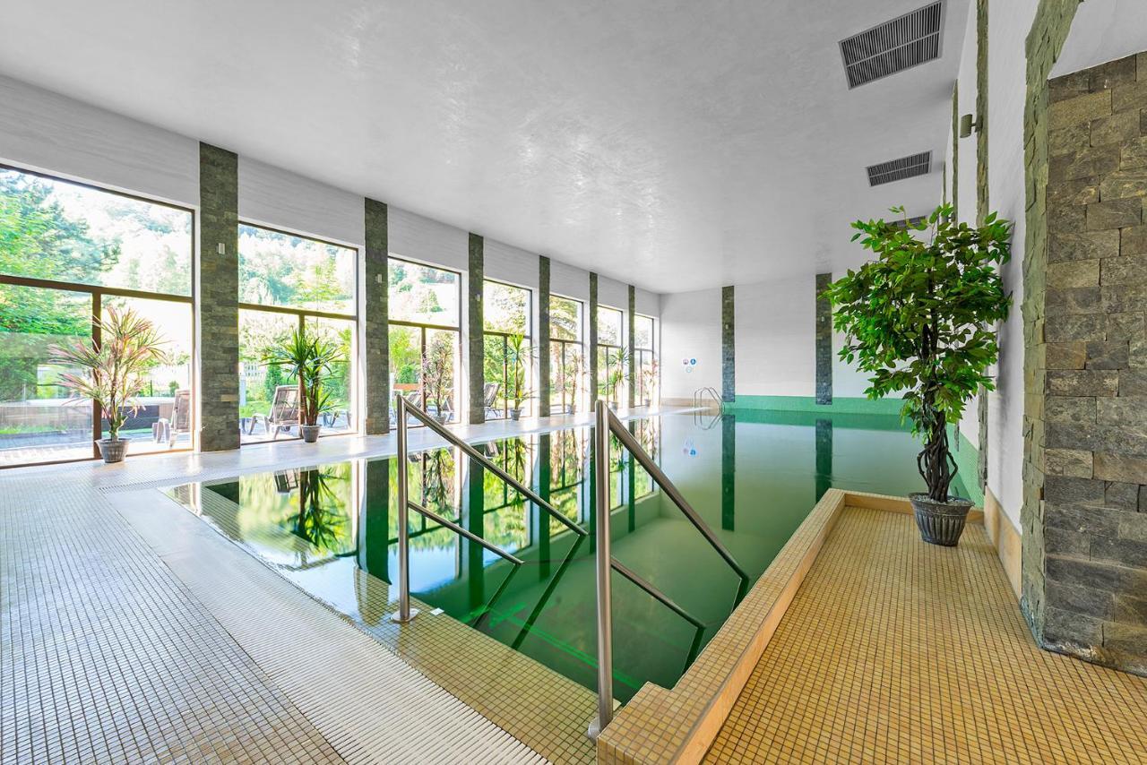 Hotel Olivia Medical Spa Skomielna Czarna Kültér fotó
