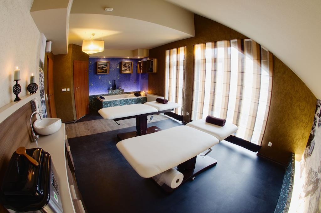 Hotel Olivia Medical Spa Skomielna Czarna Kültér fotó