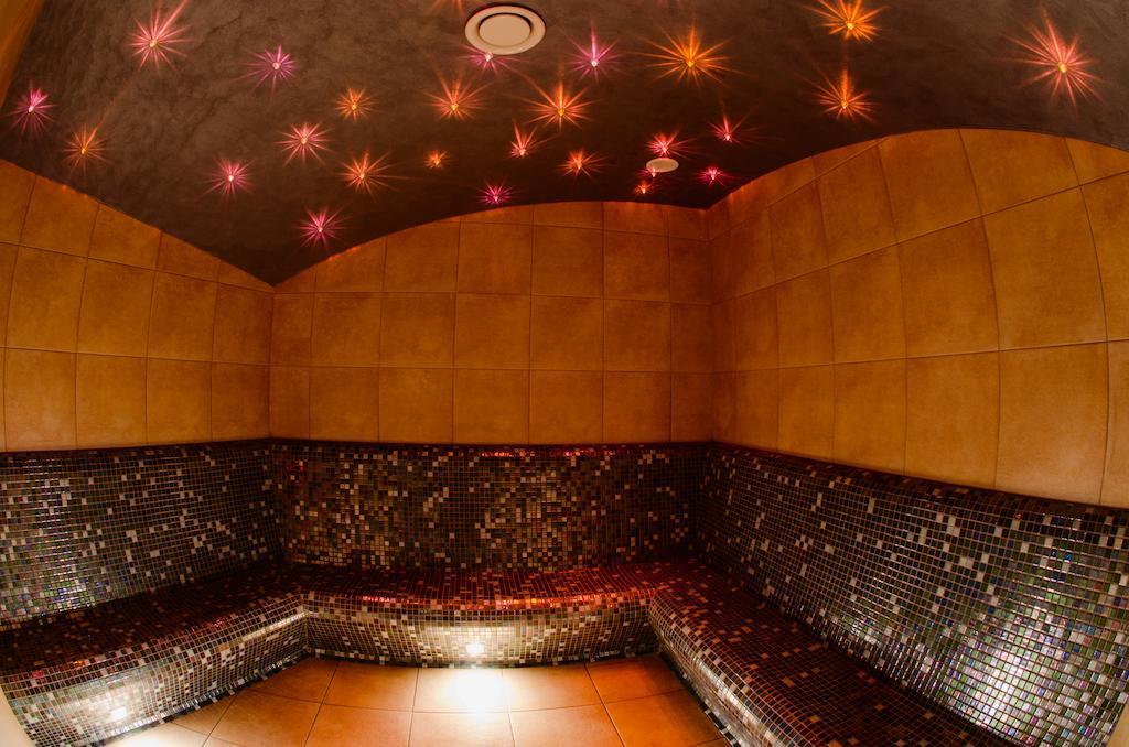 Hotel Olivia Medical Spa Skomielna Czarna Kültér fotó