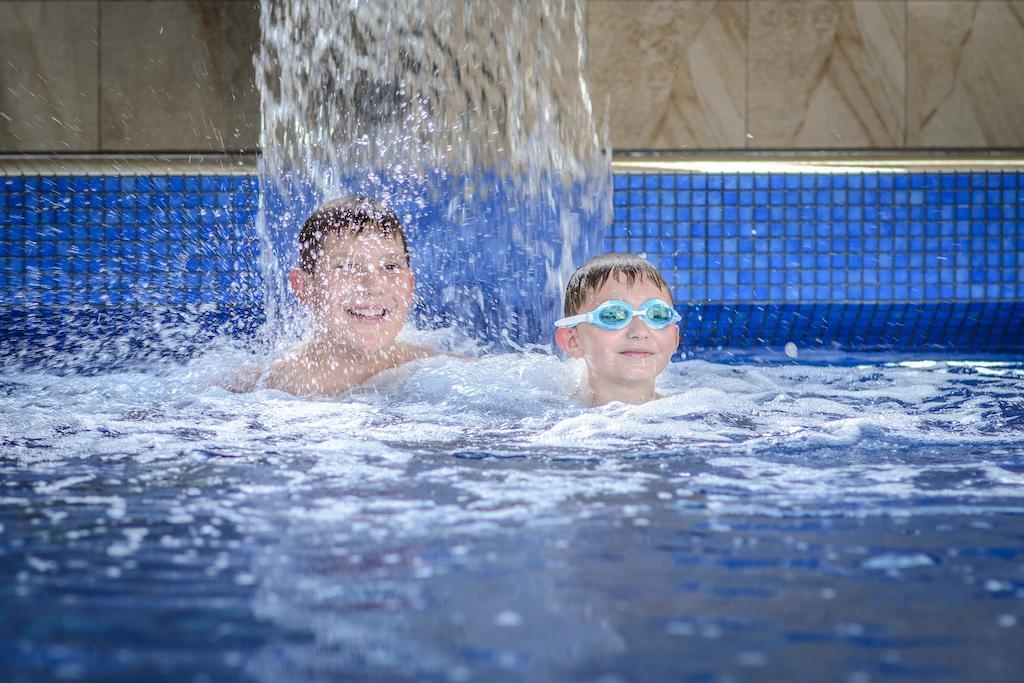 Hotel Olivia Medical Spa Skomielna Czarna Kültér fotó